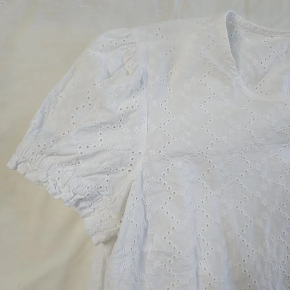 Divided H&M White Cotton Short Sleeve Eyelet Blouse Top - Picture 3 of 5